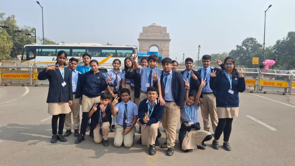 Greater Noida Podar Learn School students explored Rashtrapati Bhavan Museum and India Gate, learning about India’s heritage and honoring brave soldiers.